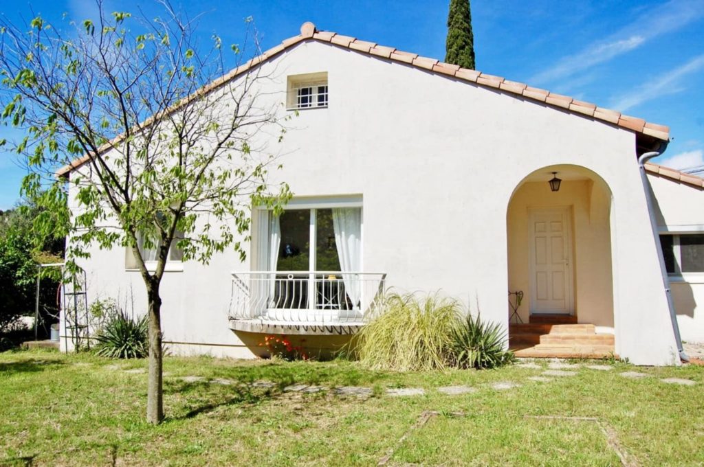 facade et jardin maison